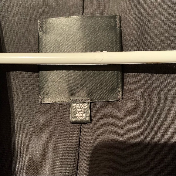 Black Jacket - Picture 4 of 7